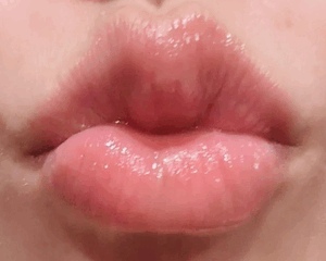 💋