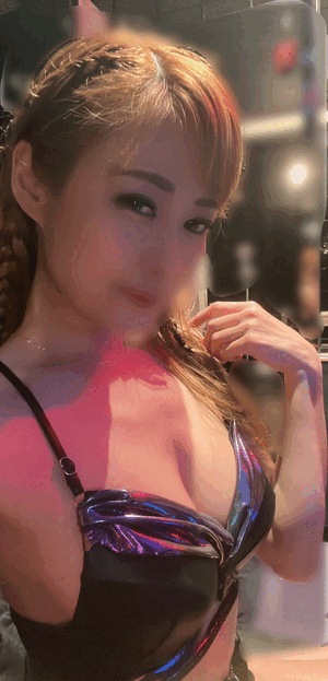 ギュッ