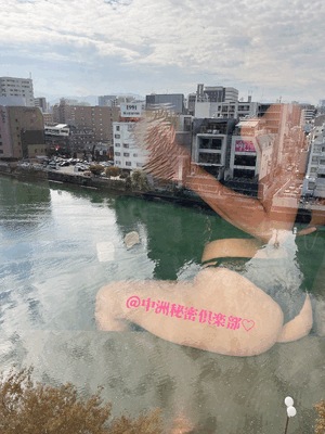 この気温でニット着てます